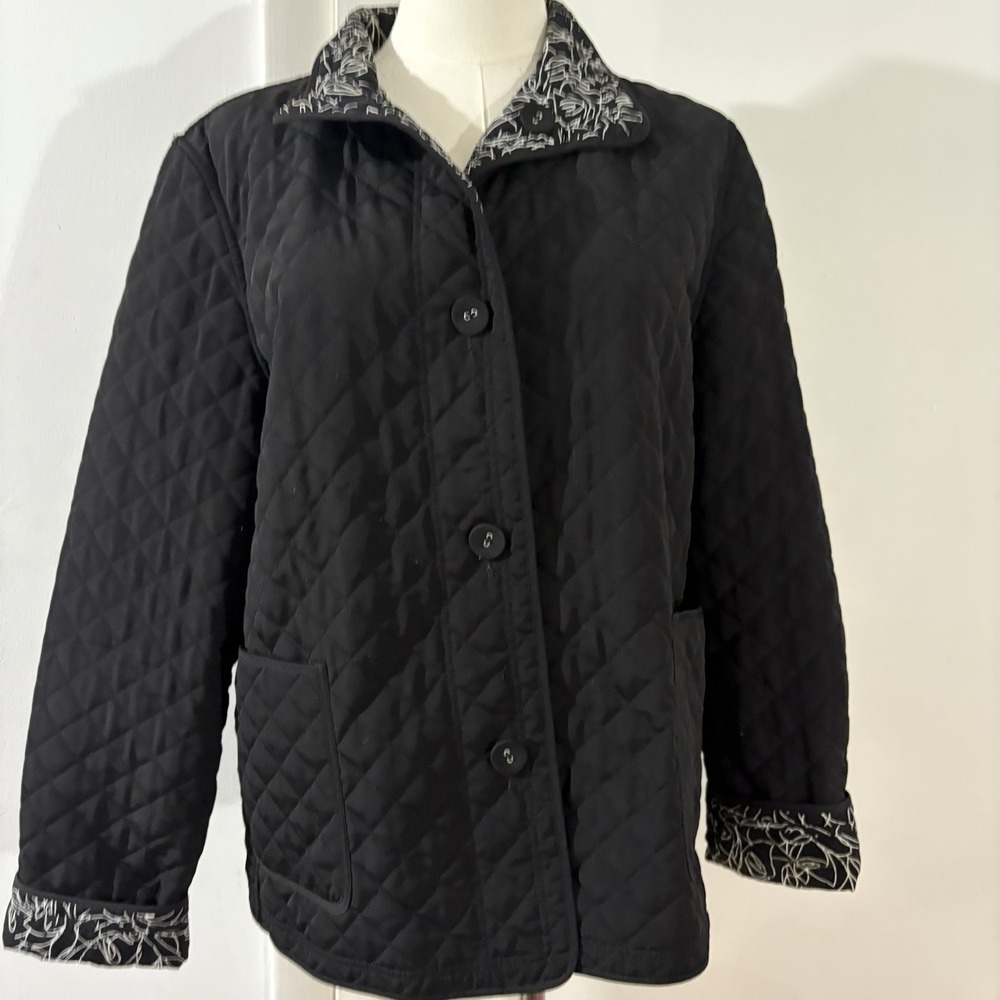 Quilted Reversible Black White Floral Spring Fall Jacket Size Women's M Buttons